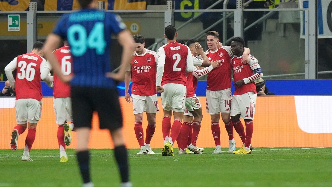 Prediksi Arsenal vs Man United 25 Januari 2026